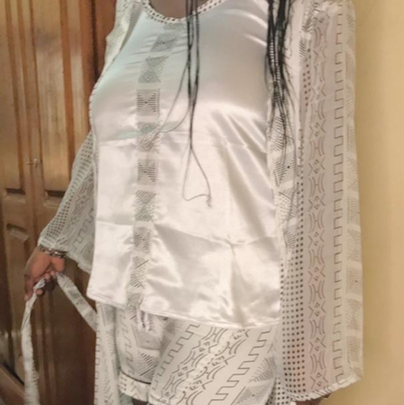 White 3 Pces Set Silk African Print Sleepwear Size L - Picture 3 of 4